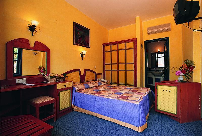 Bellevue Hotel 올루데니스 외부 사진